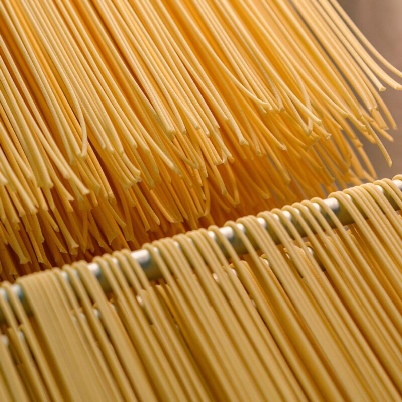 essiccazione degli spaghetti di grano duro trafilati al bronzo