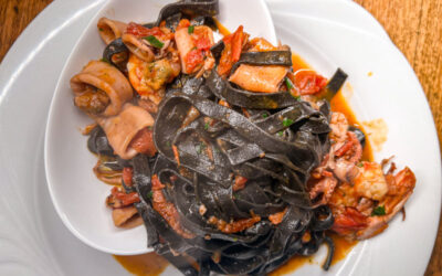 Fettuccine al Nero di Seppia con sugo di Mare